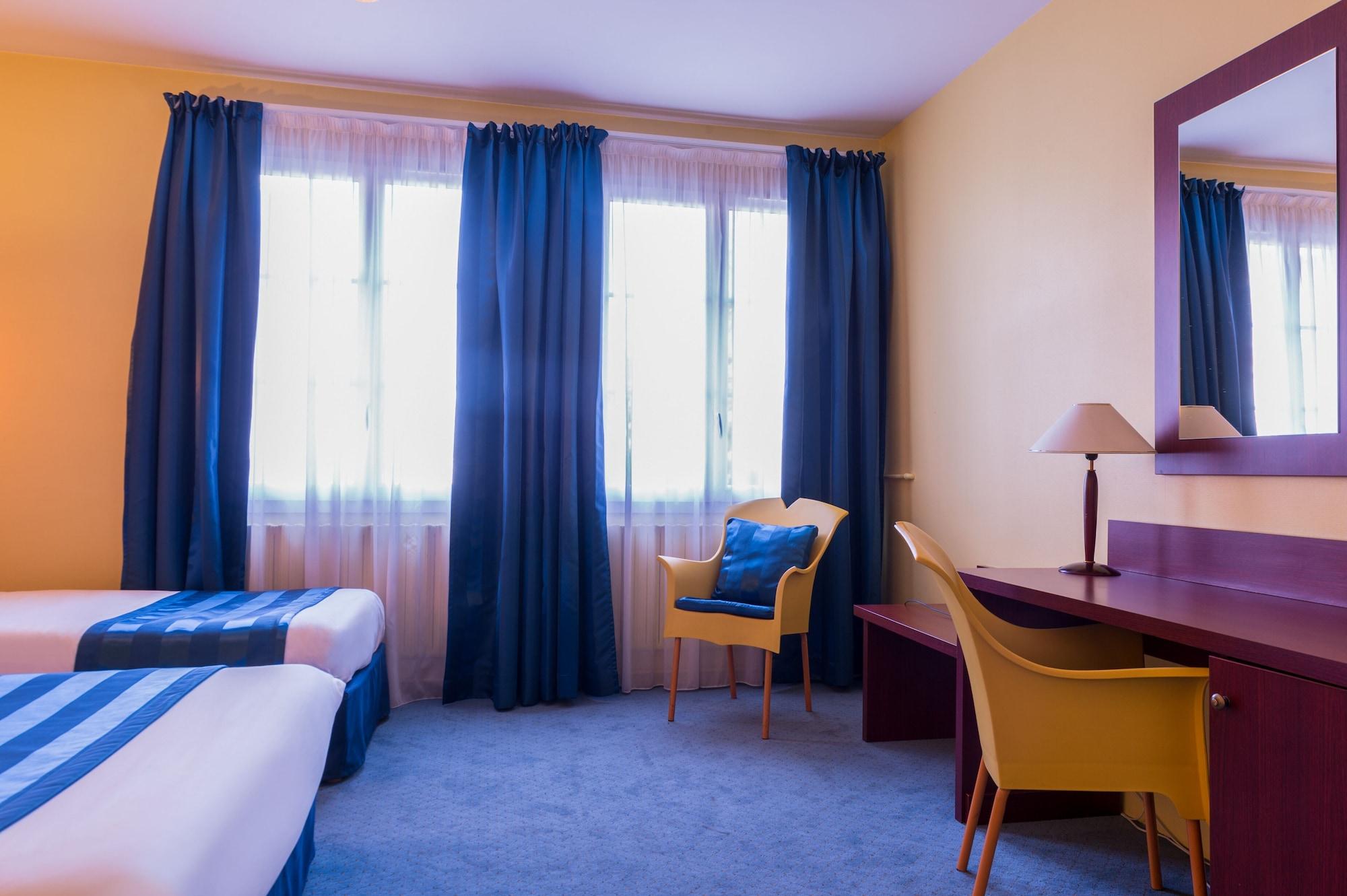 The Originals City, Hotel Cathedrale, Lisieux Buitenkant foto
