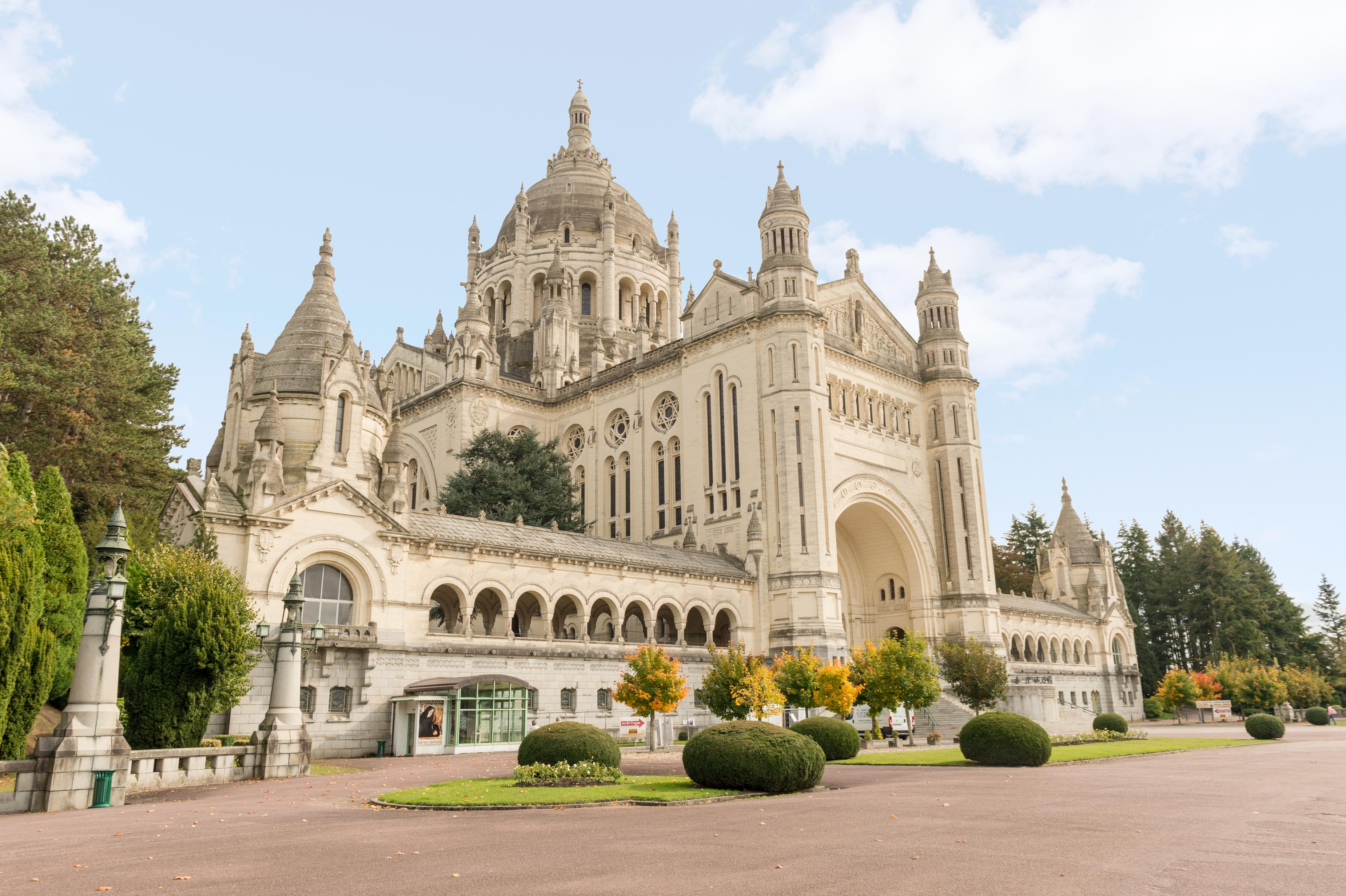 The Originals City, Hotel Cathedrale, Lisieux Buitenkant foto