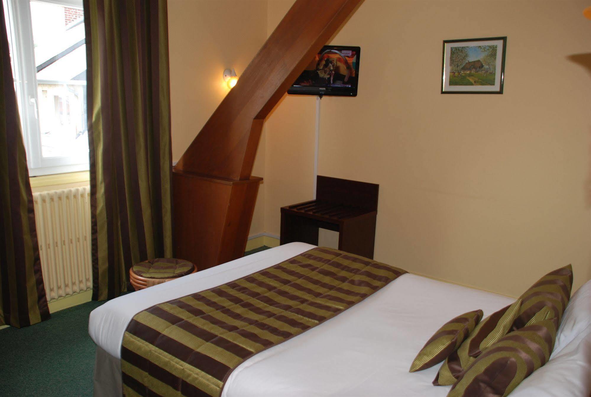 The Originals City, Hotel Cathedrale, Lisieux Buitenkant foto