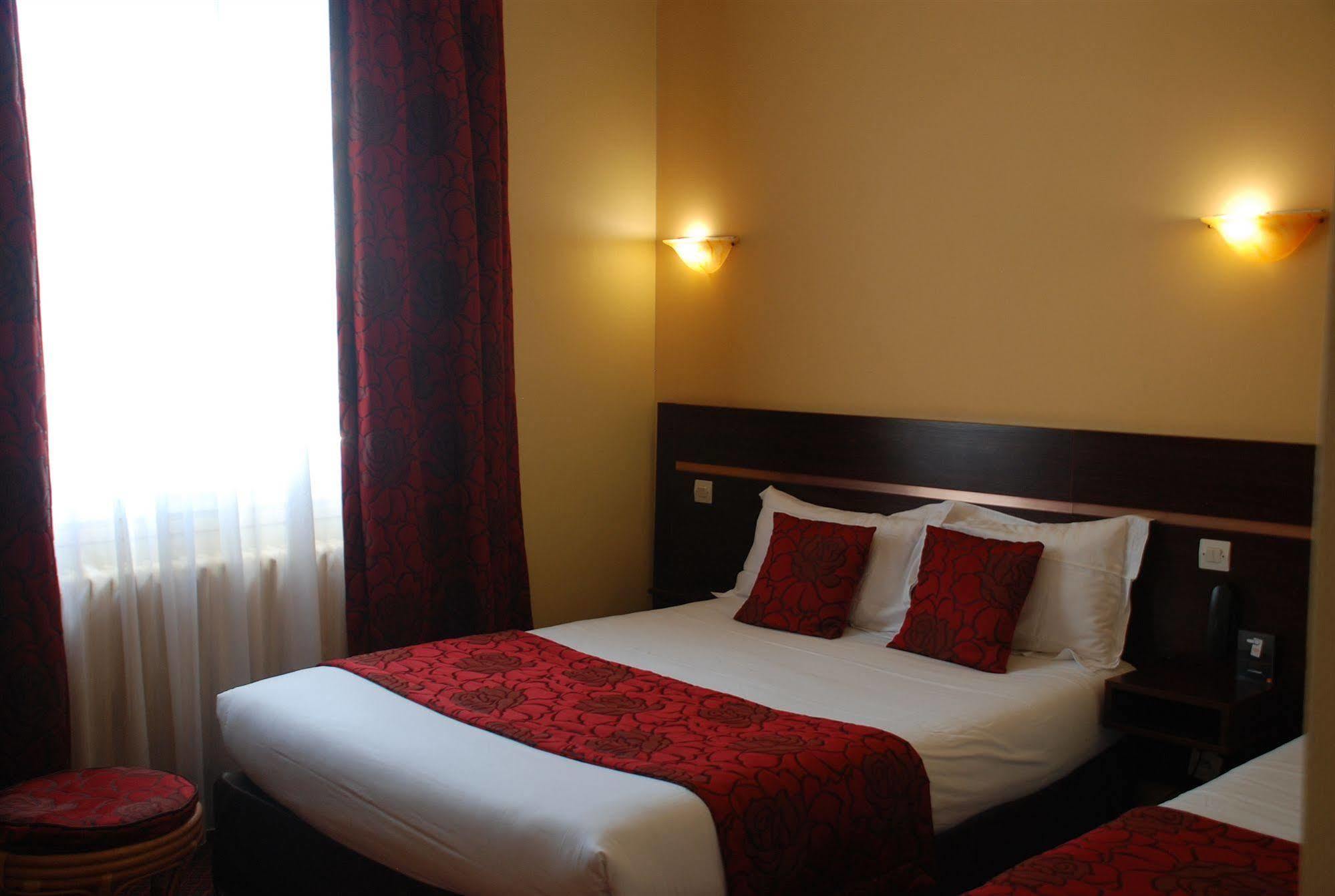 The Originals City, Hotel Cathedrale, Lisieux Buitenkant foto