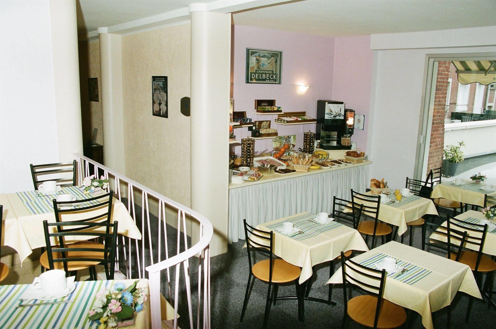 The Originals City, Hotel Cathedrale, Lisieux Buitenkant foto